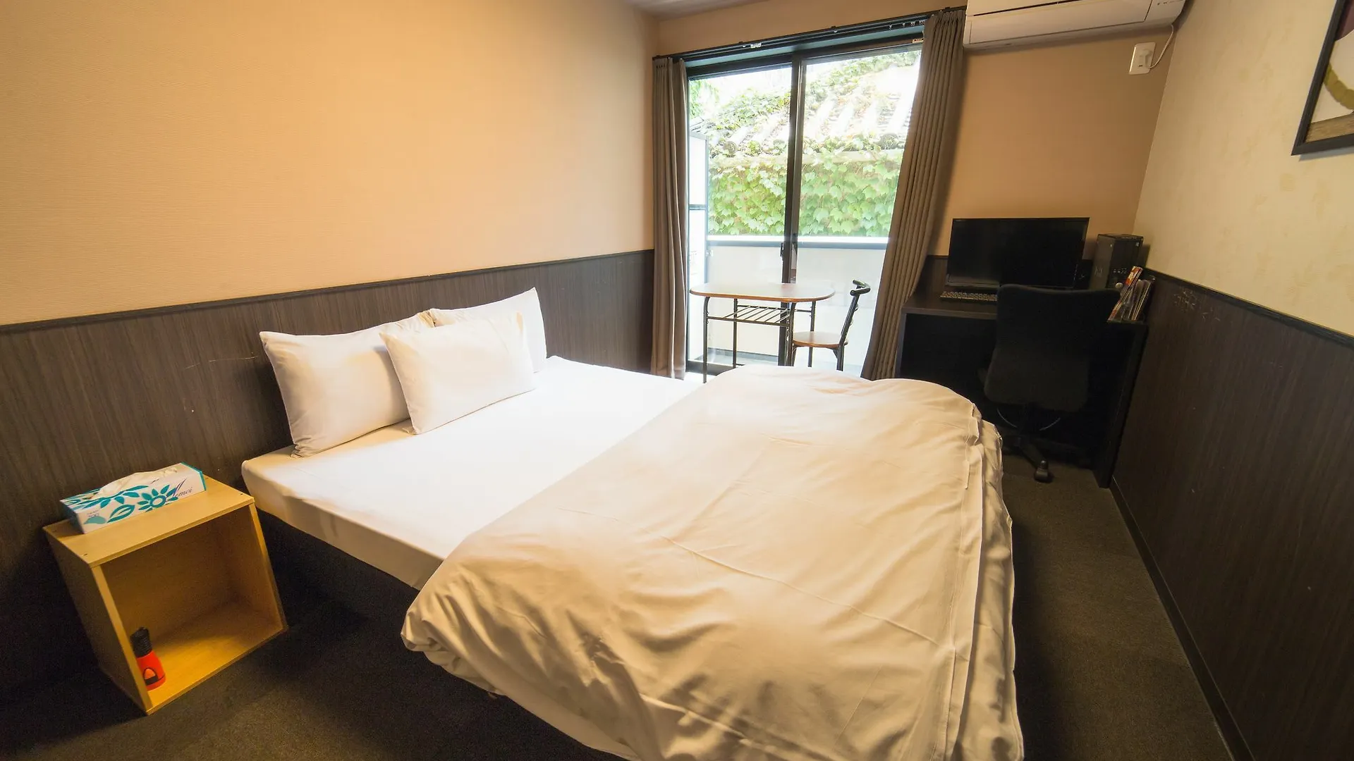 Bochibochi Karasuma Apartment Kyoto