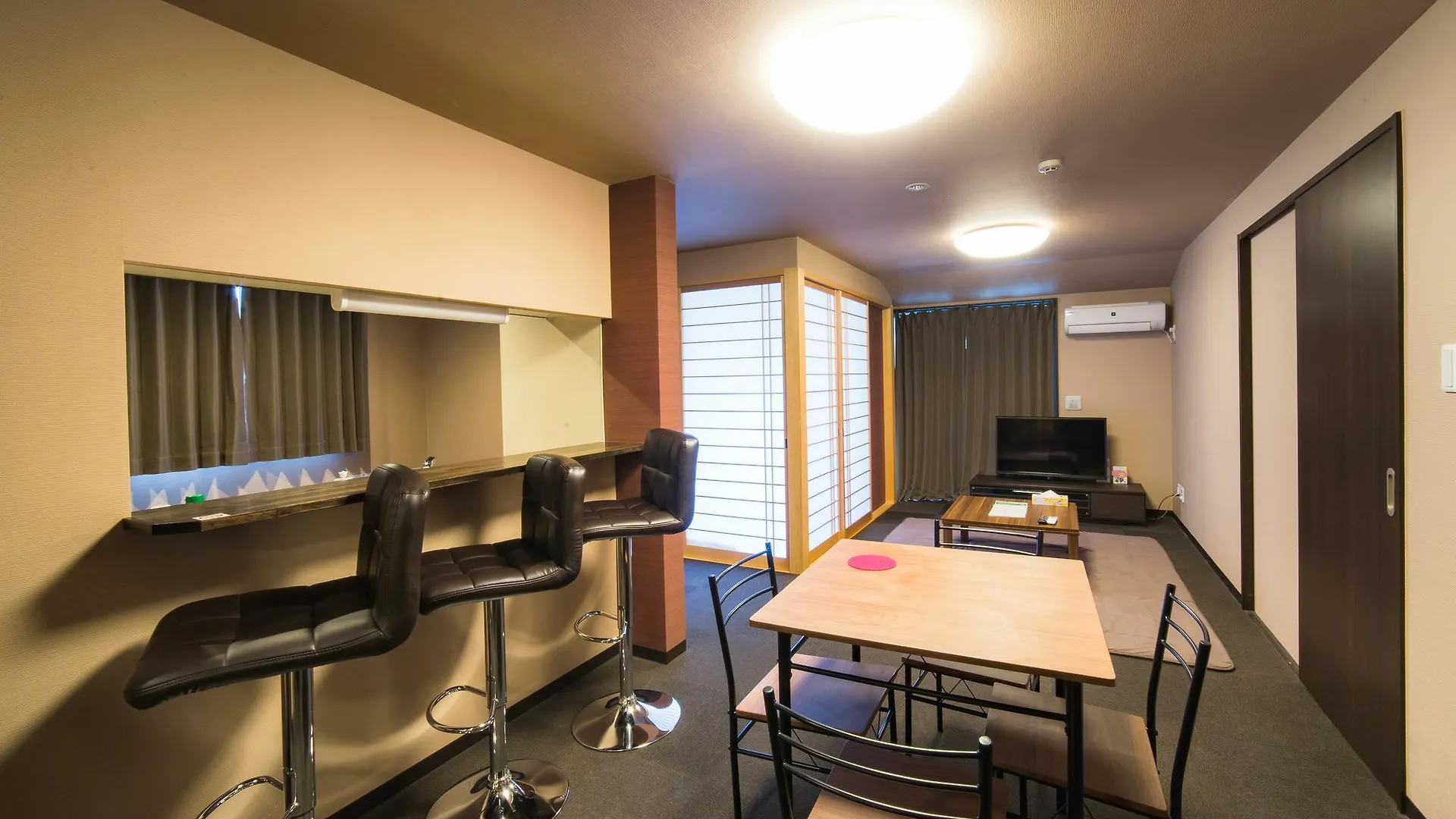 Bochibochi Karasuma Apartment Kyoto